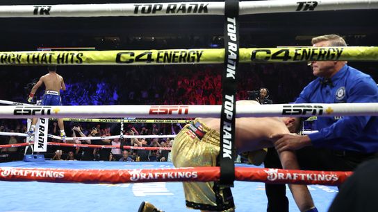 Jaime Munguia rebounds from loss to Canelo Alvarez with impressive effort in KO of gritty Eric Bazinyan (boxing)