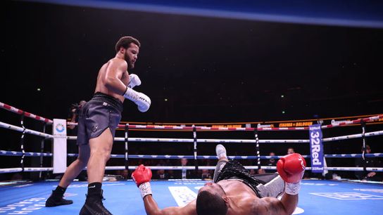 Moses Itauma (L) is 12-0 with KOs.