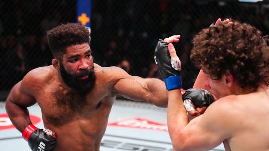 Referee Mark Smith did his job as he waved off the Roman Kopylov-Chris Curtis bout with just a second left on the clock taken UFC APEX (UFC)