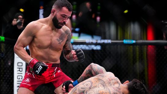 Dan Ige proves that nice guys can sometimes finish first after starching Andre Fili in the first round of co-main event of UFC Vegas 86 taken UFC Apex (UFC)
