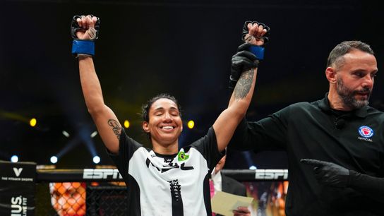 Taila Santos won a unanimous decision over Liz Carmouche to reach the PFL final, where she'll face Dakota Ditcheva