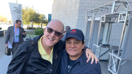 With the legendary world champion, Hall of Famer Roberto Duran, in 2019 in Arlington, Texas.