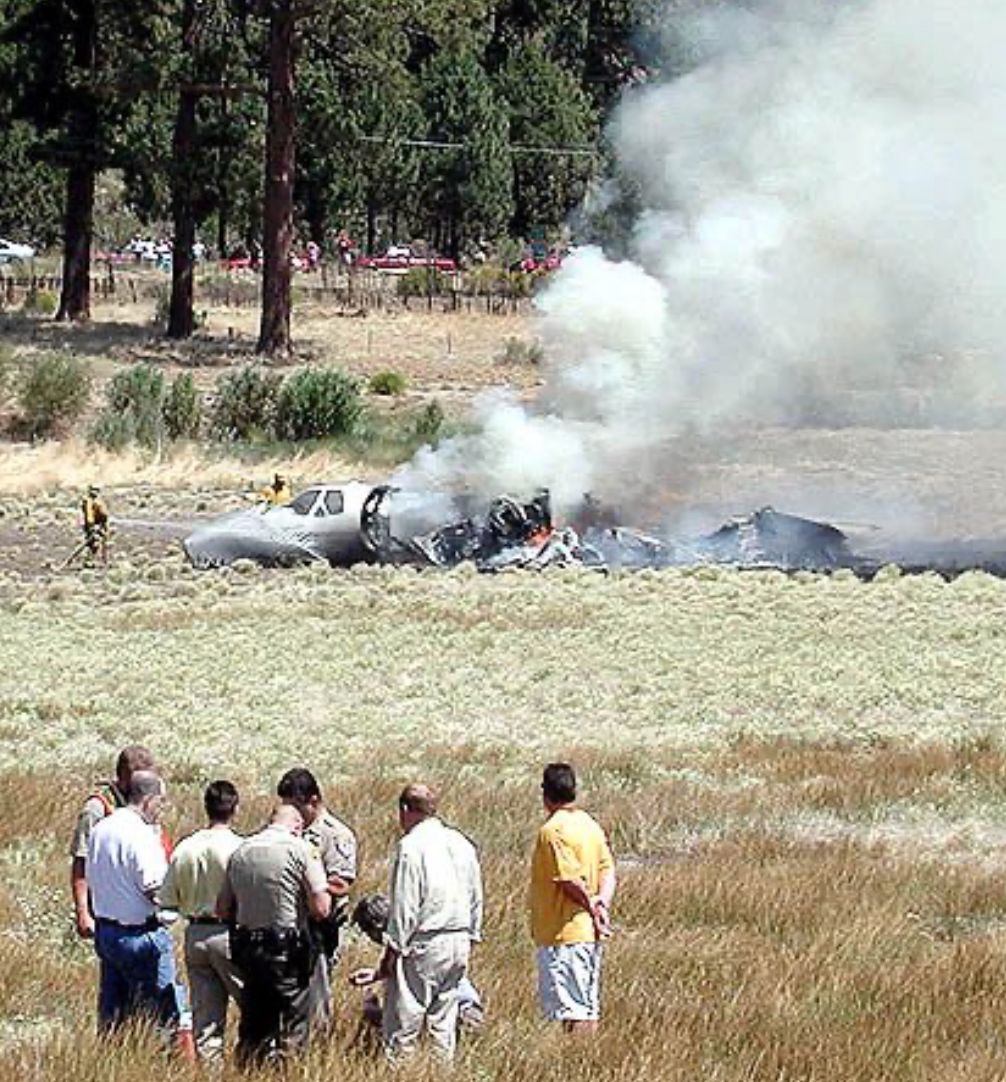 In 2002, I was on a plane that crashed on landing in a dry lake bed in Big Bear, Calif. We were en route to cover Oscar De La Hoya's media day in Big Bear.